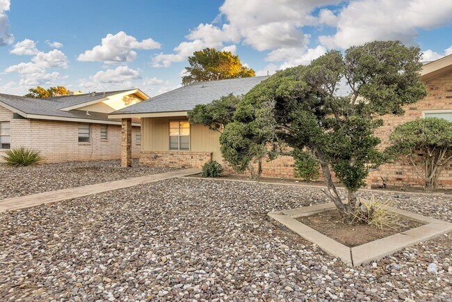 Foto del edificio - 3712 Monclair Ave