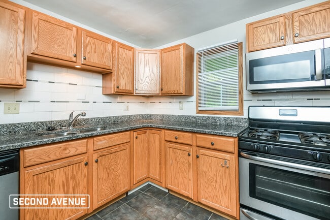 Building Photo - 774 Cottonwood Dr