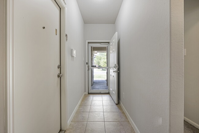 Foto del edificio - Charming 3-Bedroom with 2 Baths Cottonwood...