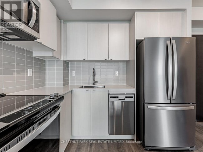 Photo du bâtiment - 1461 Lawrence Ave W