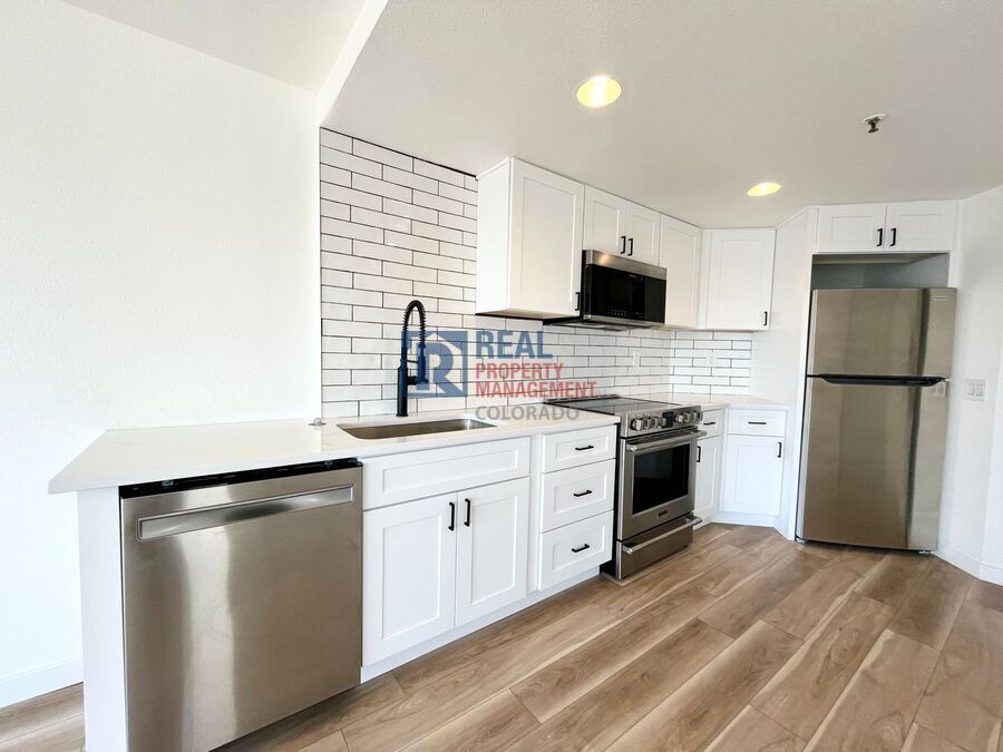 Photo - 100 Park Ave W-1404