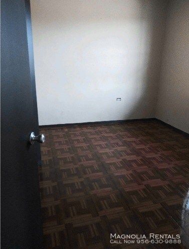 Foto del edificio - 8275 Tex-Mex Rd