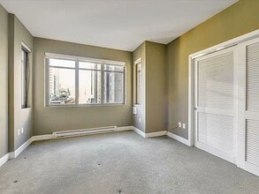 Building Photo - 246 2nd St