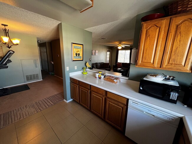 Foto del edificio - Beautiful 2bed / 2bath condo!