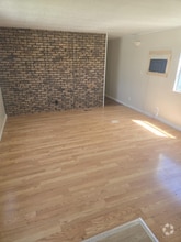 Building Photo - 114 Hemlock Dr