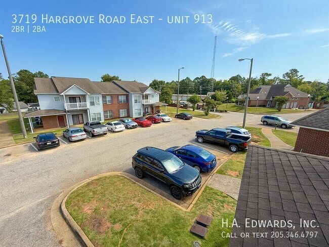 Foto del edificio - 3719 Hargrove E Rd