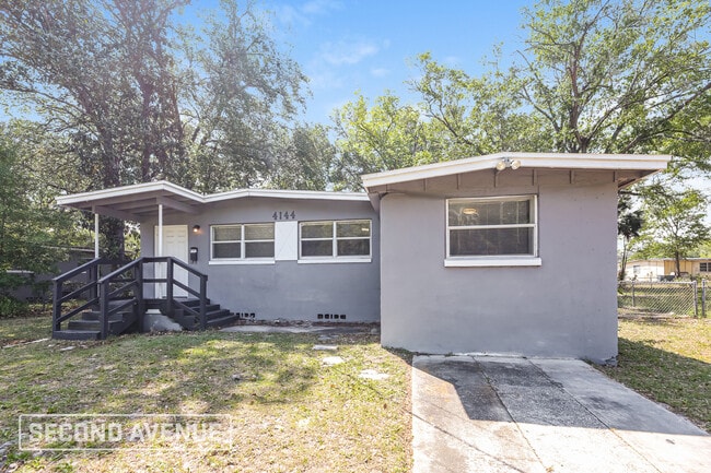 Building Photo - 4144 Katanga Dr N