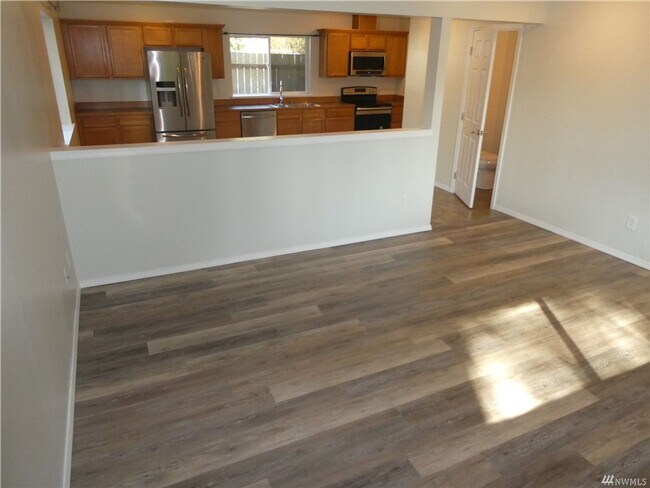 Building Photo - 3 Bed 2.5 Bath 2 Car Garage SFR in Gold Bar