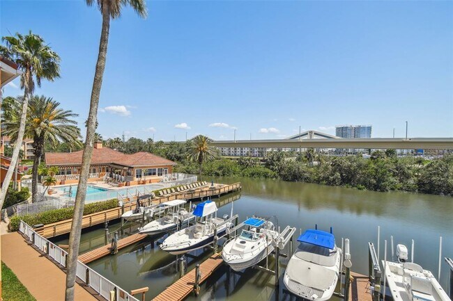 Foto del edificio - 5000 Culbreath Key Way