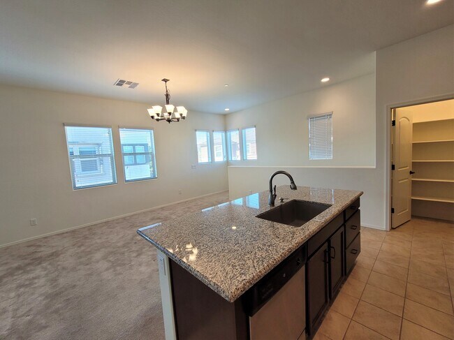 Foto del edificio - 14870 W Encanto Blvd