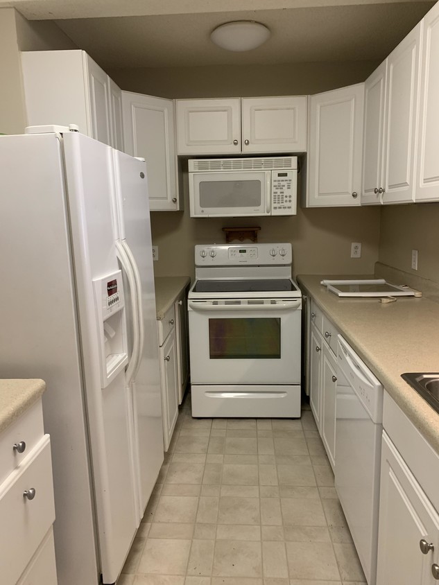 Kitchen - 441 Clemson Rd