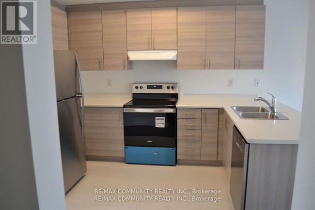 Building Photo - 811 Stanstead Path