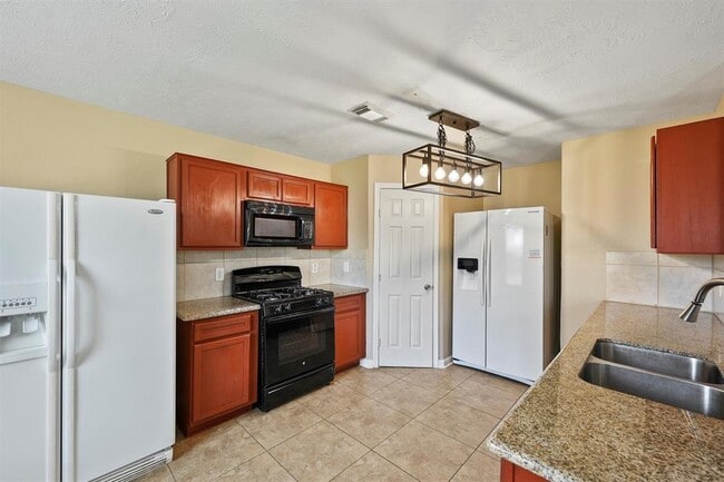 Building Photo - 7915 Talladega Springs Ln