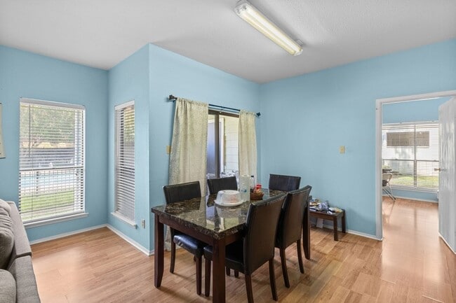 Building Photo - 6602 Harbor Town Dr