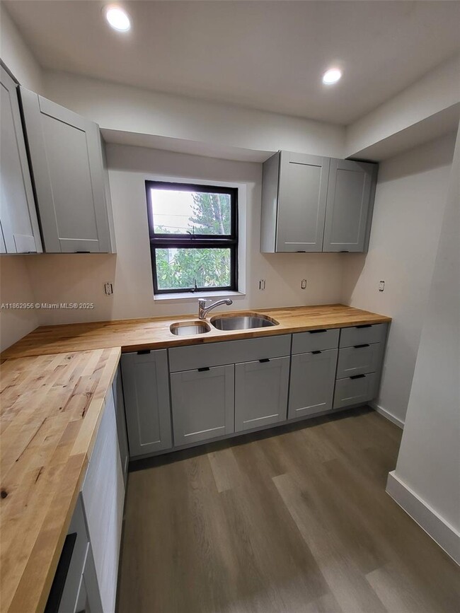 Building Photo - 816 NE 91st Terrace