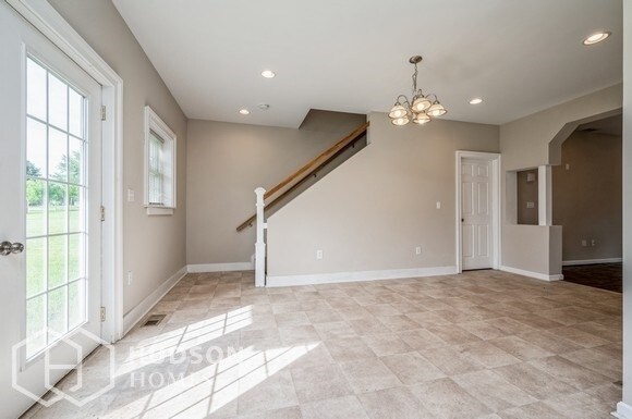 Building Photo - AVAILABLE NOW! - 1107 Dimmick St, Dickson ...