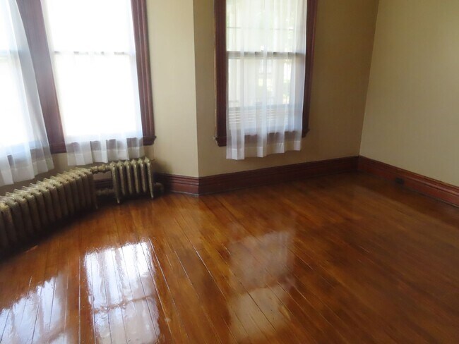 Foto del edificio - 1241 W Washington Blvd