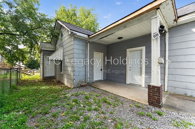 Building Photo - 502 Cottage Ave