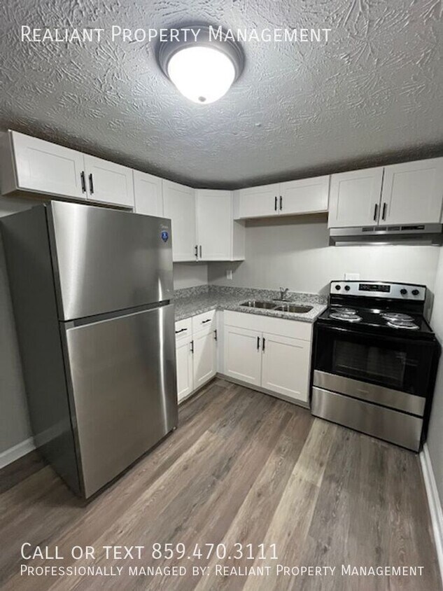 Foto principal - 209 Lakeshore Dr