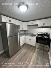 Building Photo - 209 Lakeshore Dr