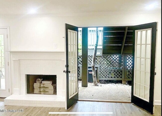 Foto del edificio - 1308 Roxbury Ct