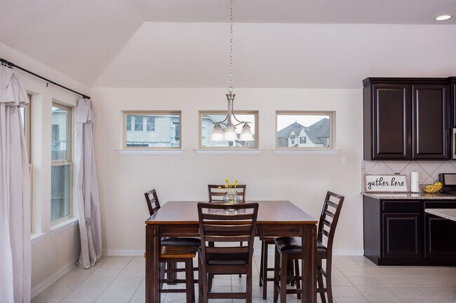 Foto del edificio - Stunning 4-Bedroom Home in Lago Mar with C...