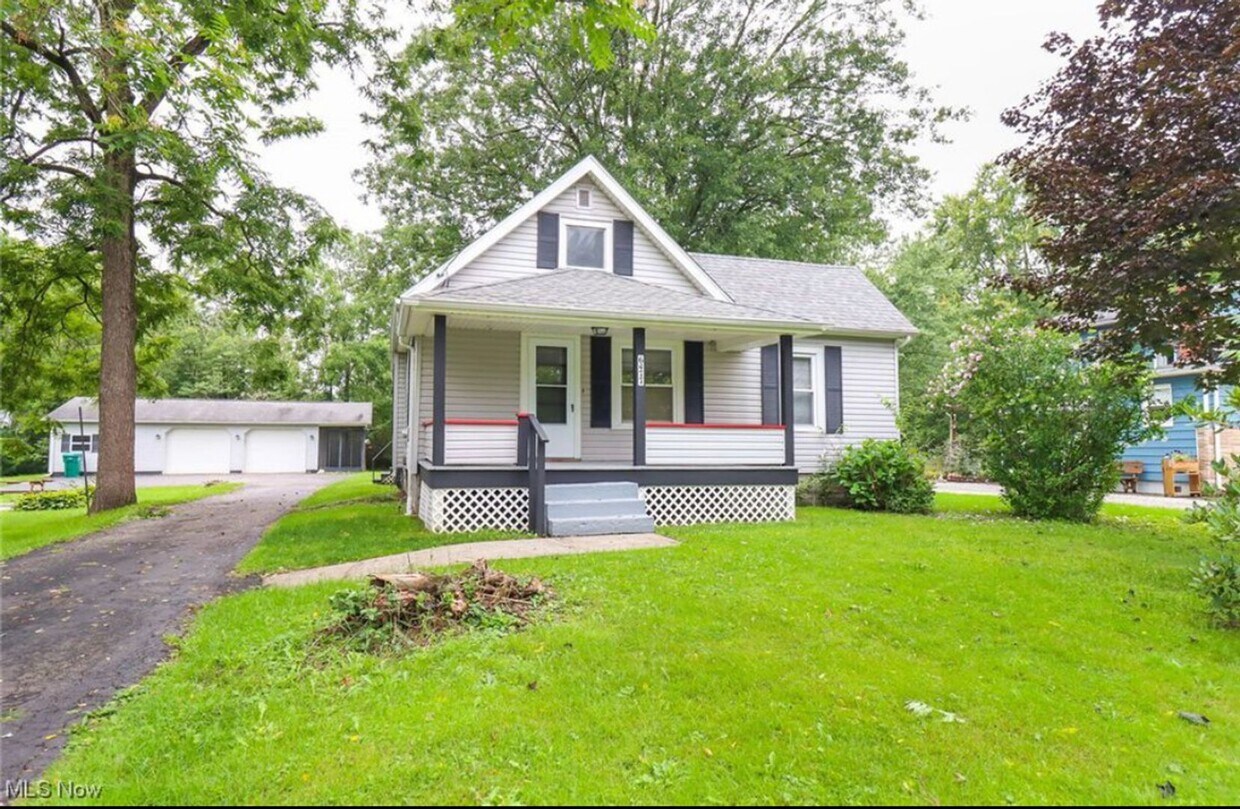 Primary Photo - TWO BEDROOM RAVENNA HOME
