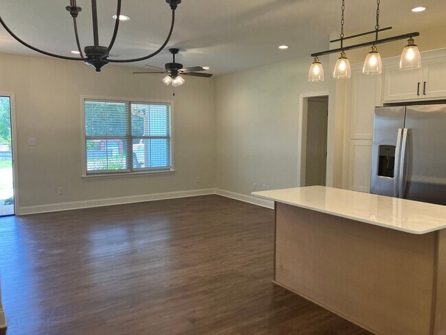 Foto del edificio - 3316 Craigmont Cir