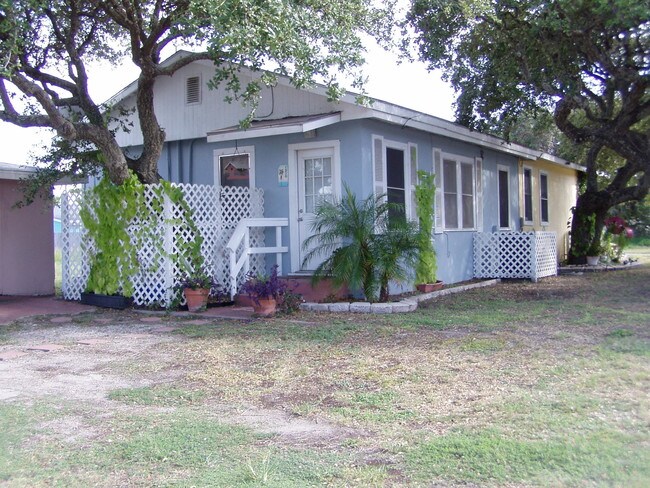 Coastal Bend Cottages Apartments Rockport Tx Apartments Com