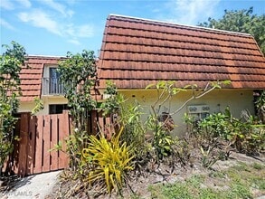 Building Photo - 5241 Cedarbend Dr