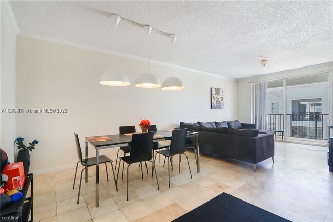 Building Photo - 2 br, 1 bath Condo - 17100 N Bay Rd Apt 1911