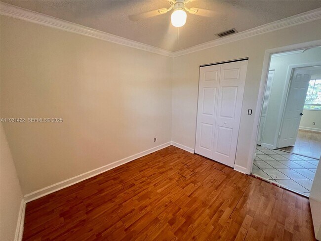 Foto del edificio - 803 SW 79th Ave