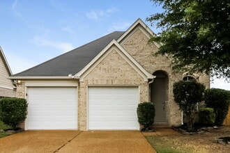 Building Photo - 8280 Dexter Ridge Cove E