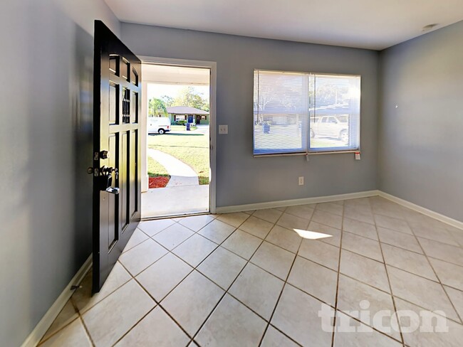 Foto del edificio - 1809 W Crawford St