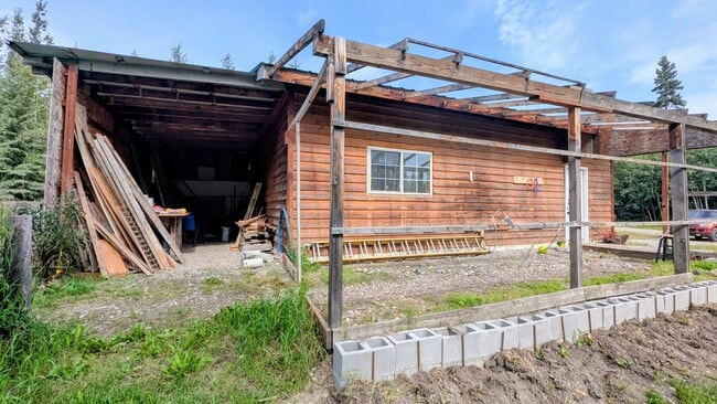 Building Photo - Sharon Road, North Pole