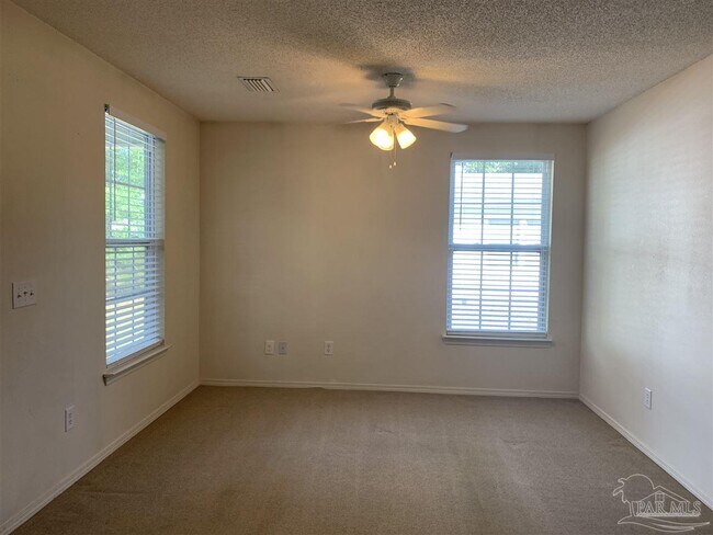 Foto del edificio - 6775 W Walker St