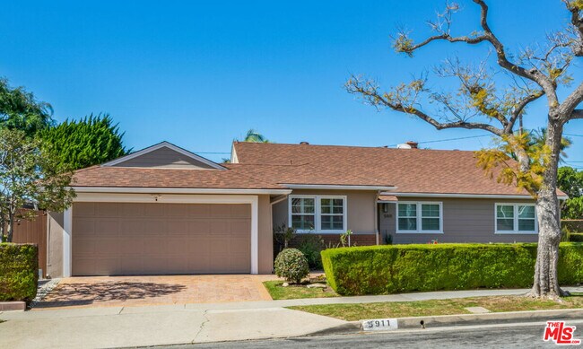 Foto del edificio - 5911 S Corning Ave