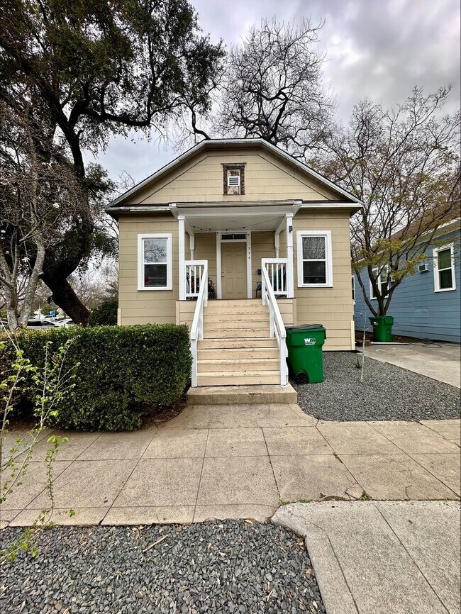Building Photo - Reserve Now for June 2026! Updated House in Downtown Chico