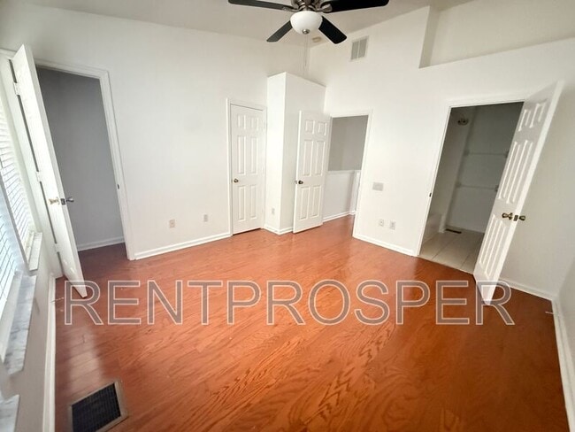 Foto del edificio - 915 Vineland Pl