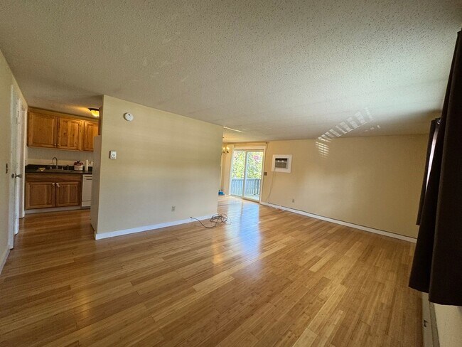 Foto del edificio - 2 bedroom, 1 bathroom