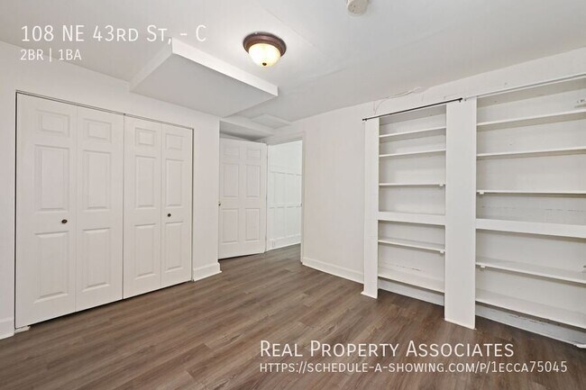 Foto del edificio - 108 NE 43rd St
