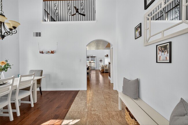 Foto del edificio - 2422 Blue Jay Ln