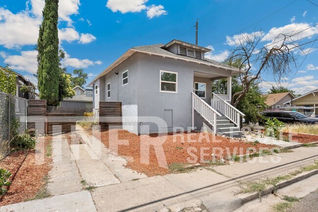 Building Photo - **$500 OFF 2ND MO RENT!!** 3 Bedroom home ...
