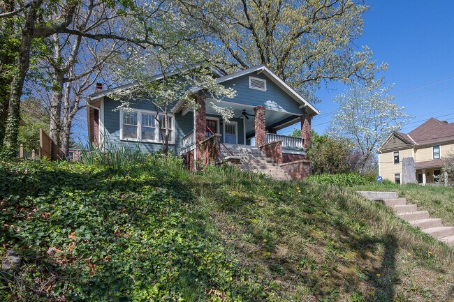 Foto del edificio - Charming Craftsman Home in Montford