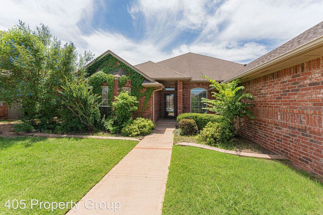 Primary Photo - 4 br, 2 bath House - 2600 SE 6th St