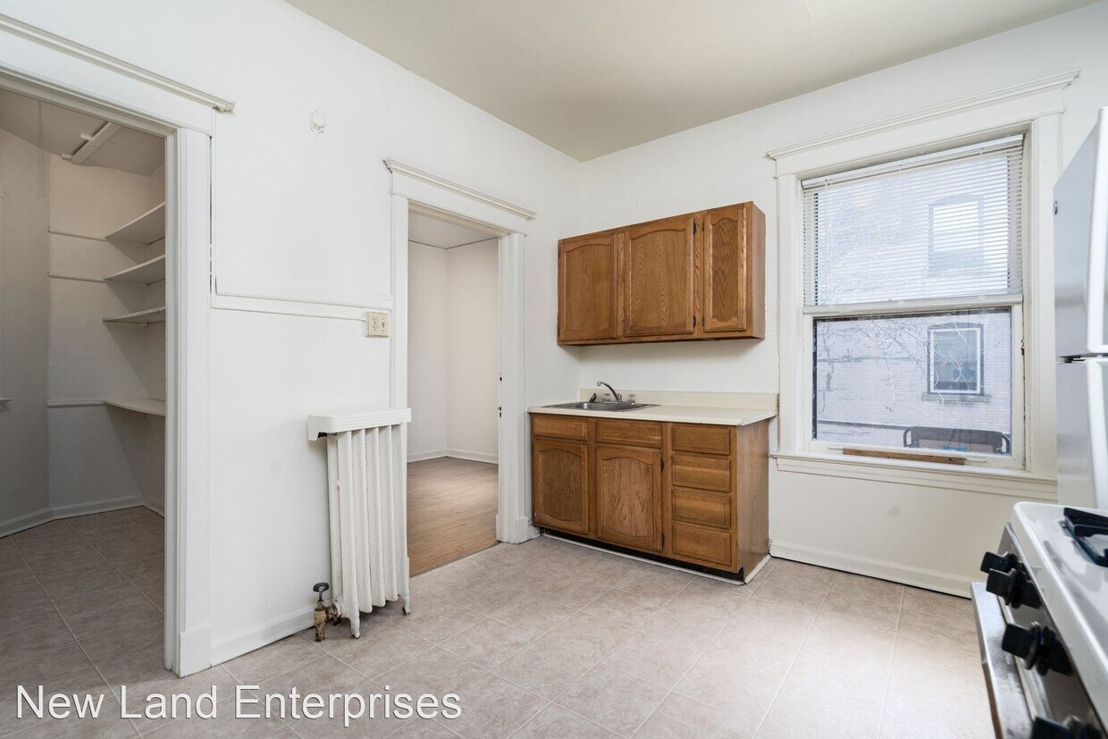 Primary Photo - 2505 E Park Pl
