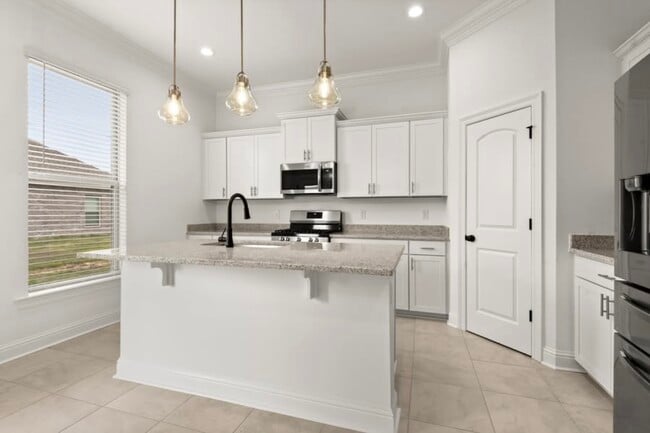 Building Photo - 9883 Richford Dr