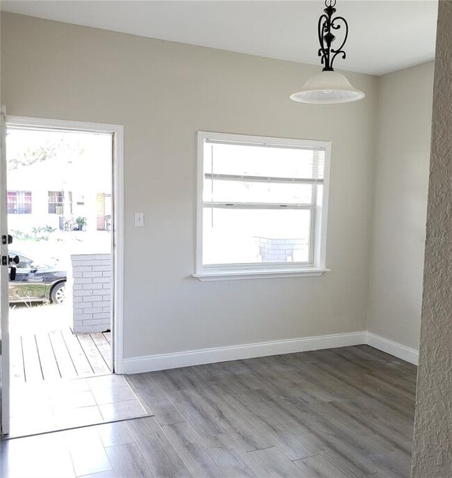 Foto del edificio - 2403 Durham St