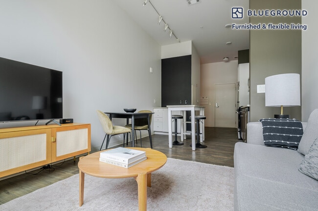 Building Photo - 5 Glassworks Ave