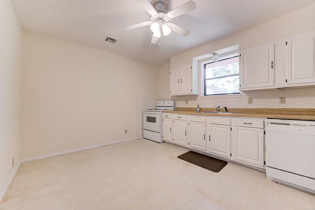 Foto del edificio - 602 S Flood Ave
